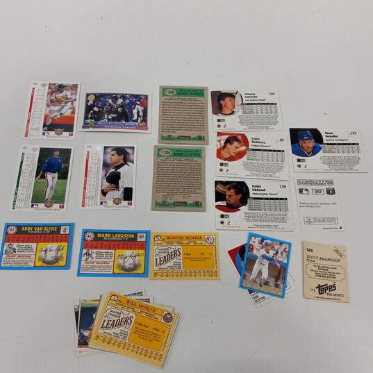 Lot of Assorted Sports Trading Cards image number 3