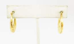 14K Yellow Gold Textured Ridged Hoop Earrings 2.1g alternative image