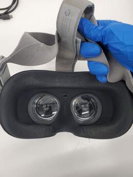 Oculus Go Standalone VR Headset Untested alternative image