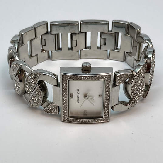 Designer Michael Kors MK-3079 Silver-Tone Stainless Steel Analog Wristwatch image number 3