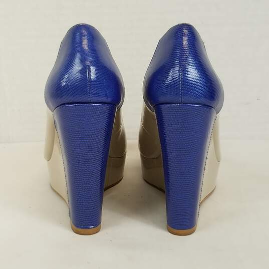 BCBG Irina Wedge Women's  Heels   Shoe Size 9 B  Color Beige Blue image number 4