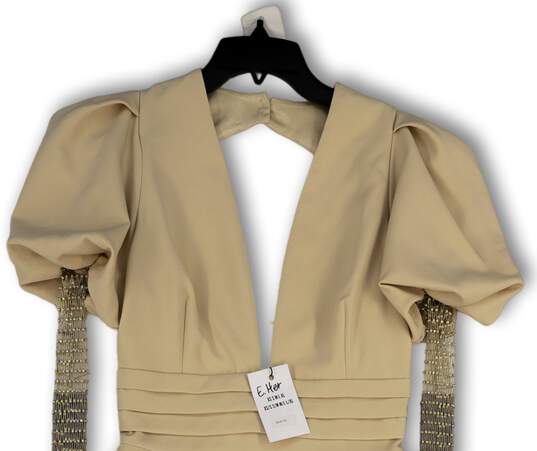 NWT Womens Beige V-Neck Puff Sleeve Back Cutout One-Piece Romper Size S image number 3