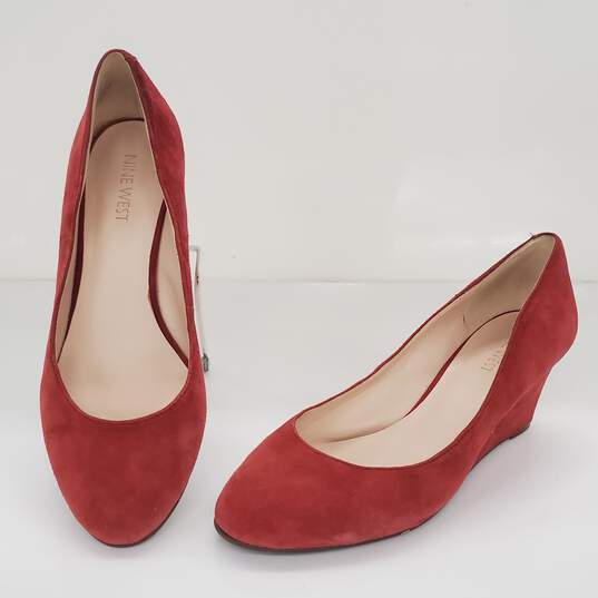 Nine West ISPY Suede Women's Wedge Heels Size 6.5M-Red image number 1