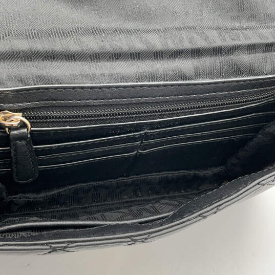 Womens Black Leather Inner Zip Pocket Link Chain Strap Crossbody Bag image number 4