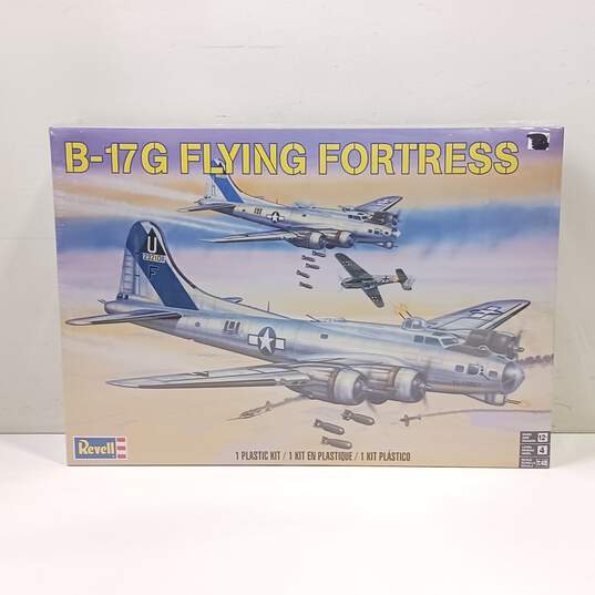 Revell B-17 Flying Fortress Model Kit 1:48 Scale image number 1