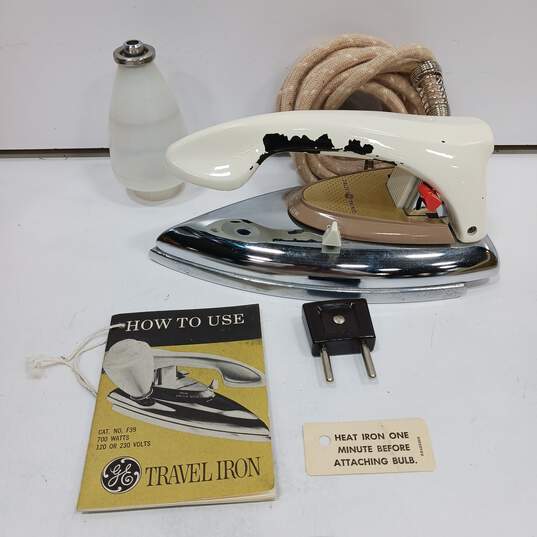 Vintage General Electric Travel Spray Steam Iron Worldwide image number 3