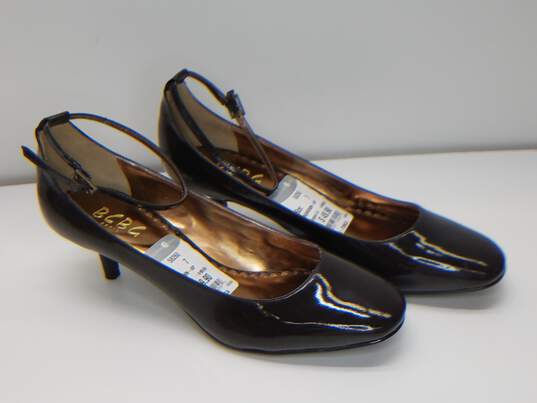BCBG Women's Pump Heel Shoe Size 7B image number 4