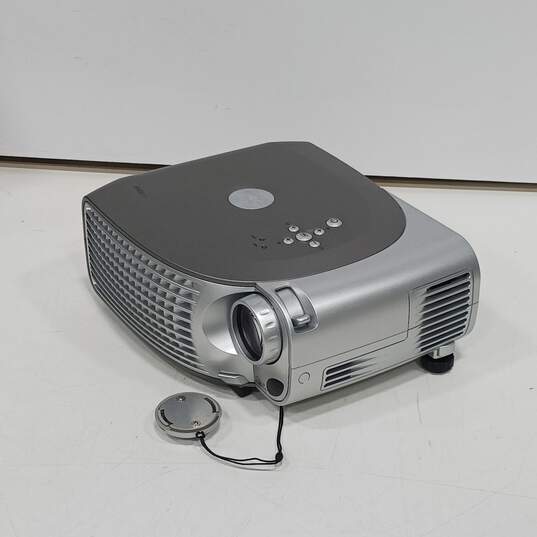 Dell Front Projector  and Accessories in Case image number 6