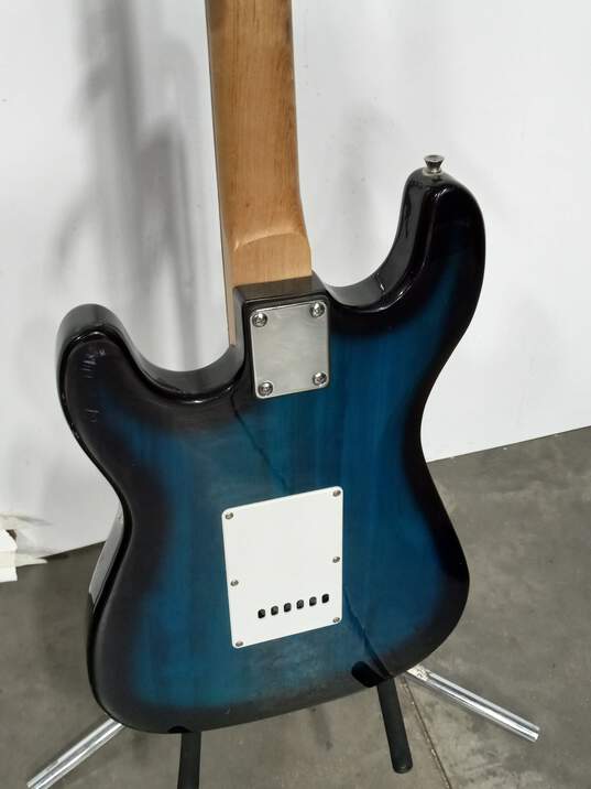 Cresent Blue Electric Guitar image number 5