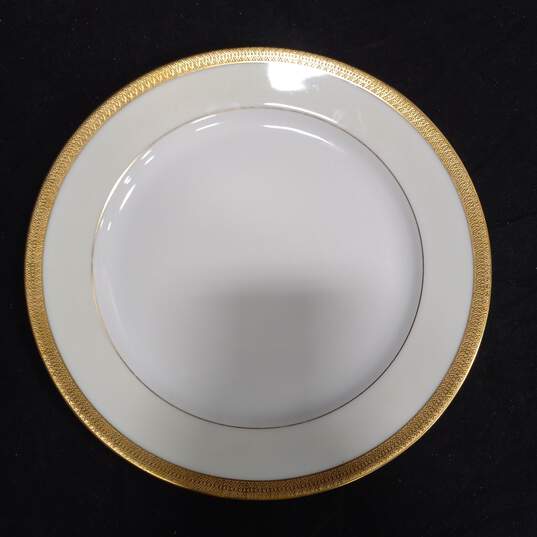 Bundle of 5 White w/ Gold Tone Trim Vintage Collector Plates image number 4