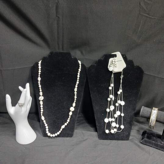 Assorted White and Gray Fashion Jewelry Lot of 4 image number 1