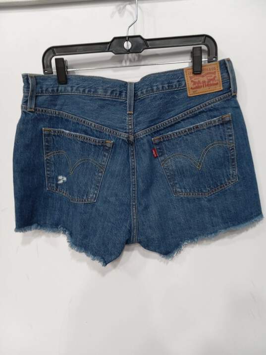 Levi's 501 Jean Shorts Size M/25 - NWT image number 2