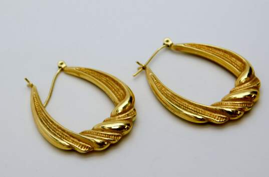 14K Yellow Gold Textured & Polished Shrimp Hoop Earrings 3.1g image number 1