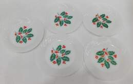 Vintage Termocrisa Crisa Christmas Holly Berry Milk Glass Dinner Plates Set of 5