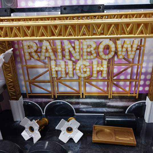 Rainbow High Rainbow Vision World Tour Bus & Stage image number 4