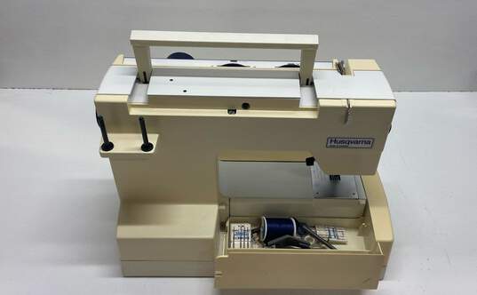 VIKING Husqvarna 150 E Sewing Machine image number 7