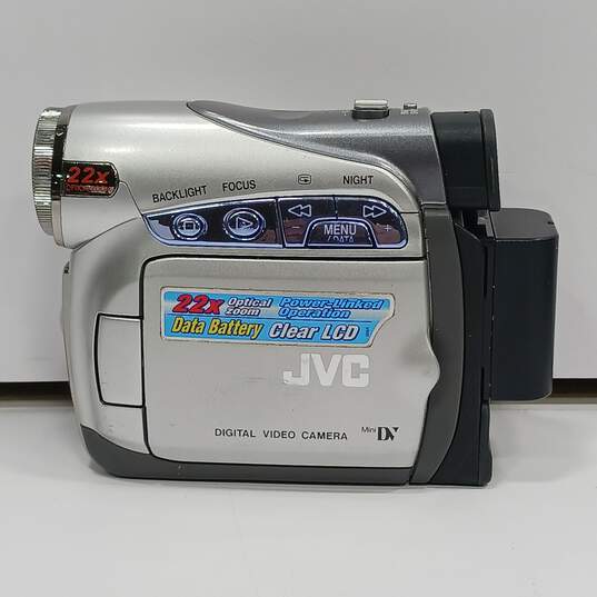 Vintage JVC Digital Compact Video Camera w/Carry Case and Cables image number 2