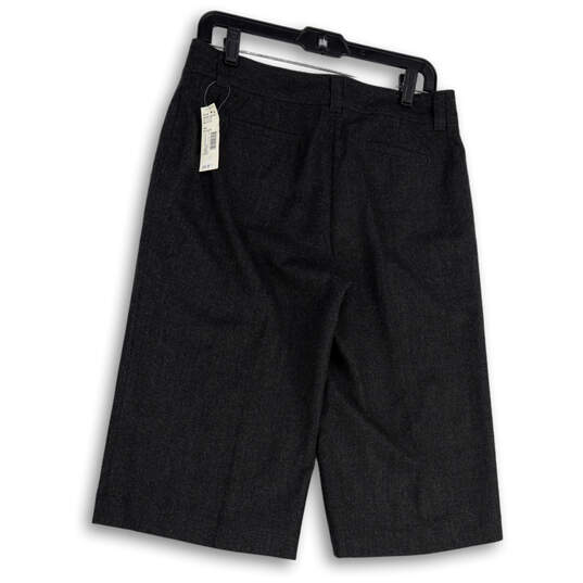 NWT Womens Gray Flat Front Wide Leg Pockets Regular Fit Capri Pants Size 6 image number 2