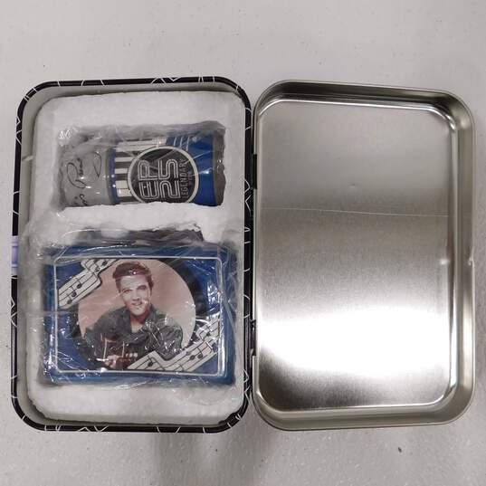 2002 Elvis Presley Lunch Time Salt & Pepper Shakers in Tin w/ Action Racing Rusty Wallace Elvis Presley NASCAR Tin image number 4