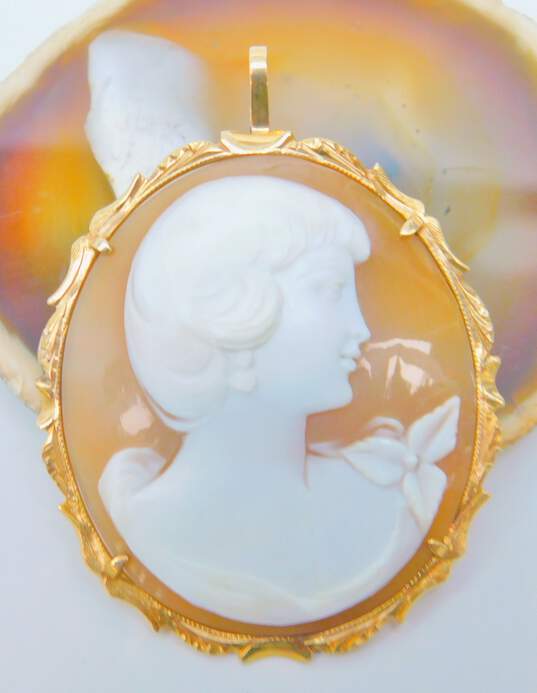 VNTG 12K Yellow Gold Shell Carved Cameo Pendant/Brooch 7.6g image number 1