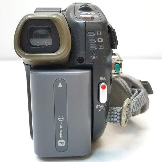 Sony Handycam DCR-DVD203 DVD Camcorder image number 7