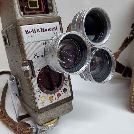 Vintage 8mm Video Camera - Bell and Howell 252 with 3-Lens Adaptor & Leather Case (Untested) image number 3