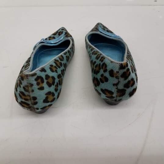 Laundry by Shelli Segal Blue Jaguar Print Pointed Flats Size 6.5M image number 4