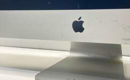 Apple iMac All-in-One 21.5" OS Mojave 1.4 GHz Intel Core i5 500GB 8GB RAM alternative image