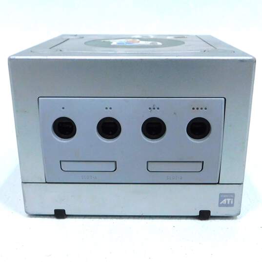 Nintendo GameCube Platinum Console- Parts + Repair image number 2