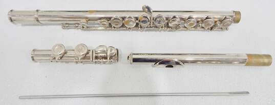 Bundy by Selmer Brand Flutes w/ Cases (Set of 2) image number 2