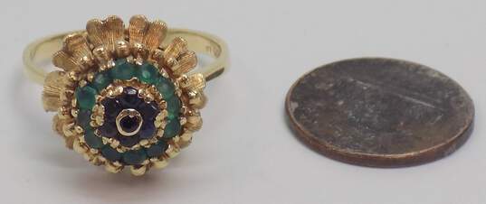 Vintage 14K Gold Sapphire & Emerald Brushed Textured Flower Dome Statement Ring 6.3g image number 2
