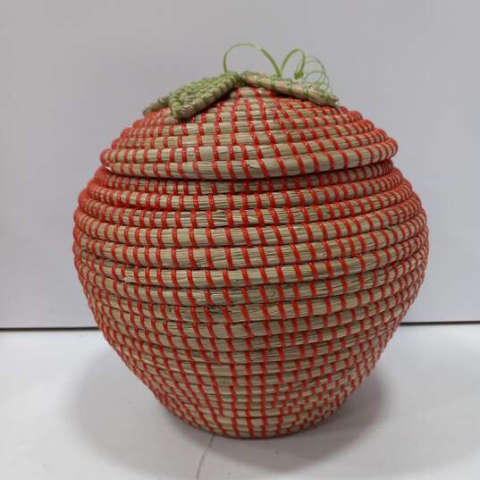 Handmade Woven 'Strawberry' Basket w/Lid image number 1