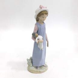LLADRO Belinda with Her Doll #5045 Figurine