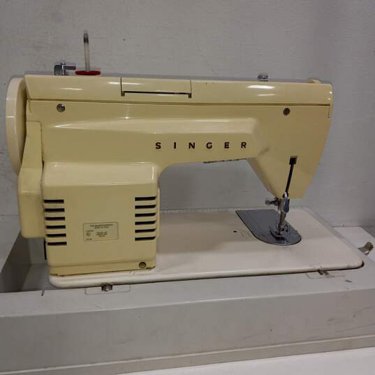 Vintage Singer Fashion Mate Sewing Machine In Case image number 4