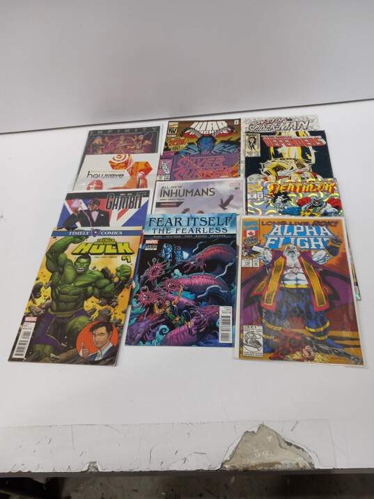 Bundle of Twelve Assorted ComicBooks image number 1