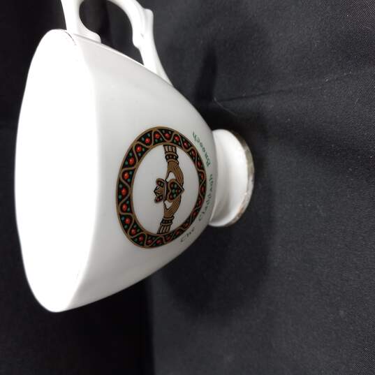 Royal Tara The Claddagh Brooch Cups & Saucers 6pc Bundle image number 2