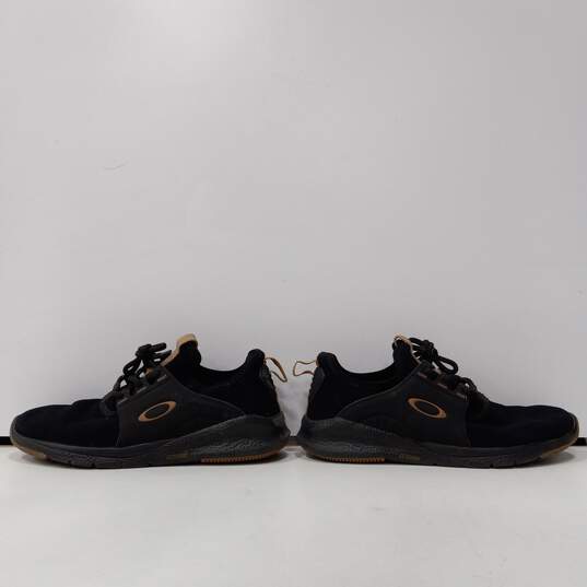 Oakley Black Knit Sneakers Men's Size 10 image number 4