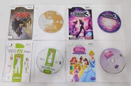 Wii with 4 Games and 4 Controllers Zelda Twilight Princess alternative image