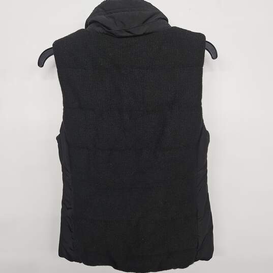 Black Performance Puffer Vest image number 3