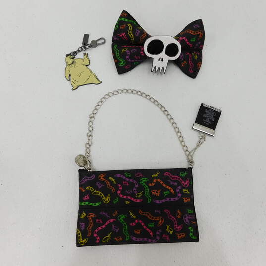 Harvey's Disney Nightmare Before Christmas Oogie Boogie Bugs Seatbelt Wallet Bag Bow Keychain image number 4