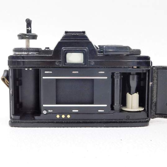Minolta X-700 SLR 35mm Film Camera With Lens image number 4
