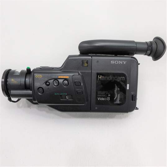 Sony Handycam CCD-F35 Video 8 Camcorder W/ Hard Case image number 3