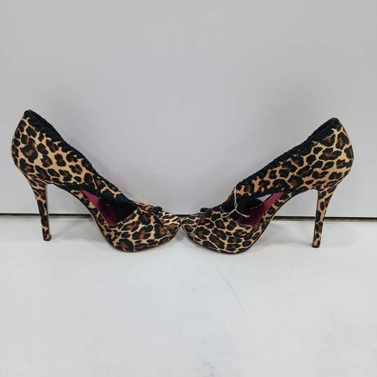 Betsy Johnson Women's Leopard Print Heels Size 6 image number 3