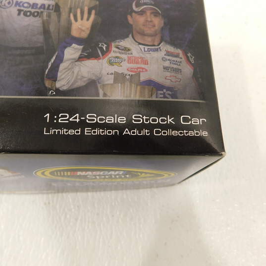 Lionel 2010 Jimmie Johnson Lowes Sprint Cup 5x Champion 1:24 Die-Cast Car w/ Pin image number 10