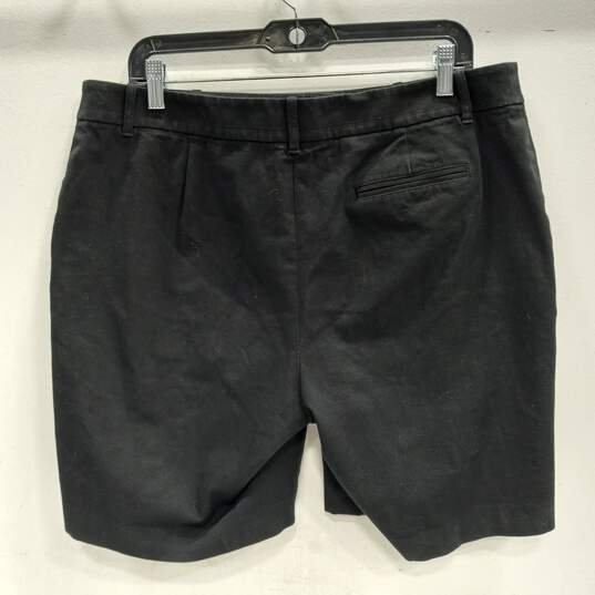 Lafayette 148 NY Black Chino Shorts Women's Size 14 image number 2