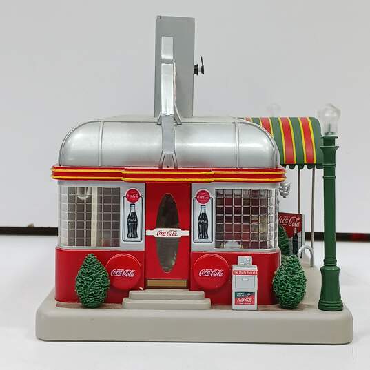 Danbury Mint Miniature Coca-Cola Diner w/ Accessories image number 3