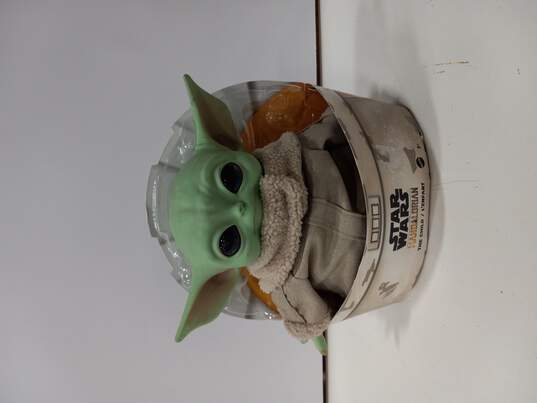 Star Wars The Mandalorian The Child L'enfant Baby Yoda Plush Mattel Canada image number 1