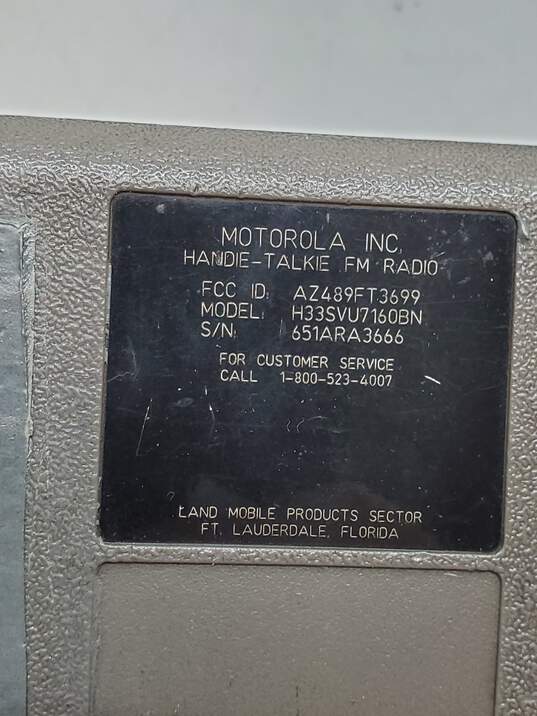 Motorola HT600 Handie-Talkie FM Radio and Charging Station Parts/Repair image number 6