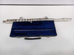 Vintage Gemeinhardt M2 Silver-Plated Flute In Case alternative image