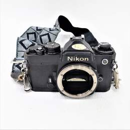 Nikon FE SLR 35mm Film Camera With 2 Lenses & Case alternative image
